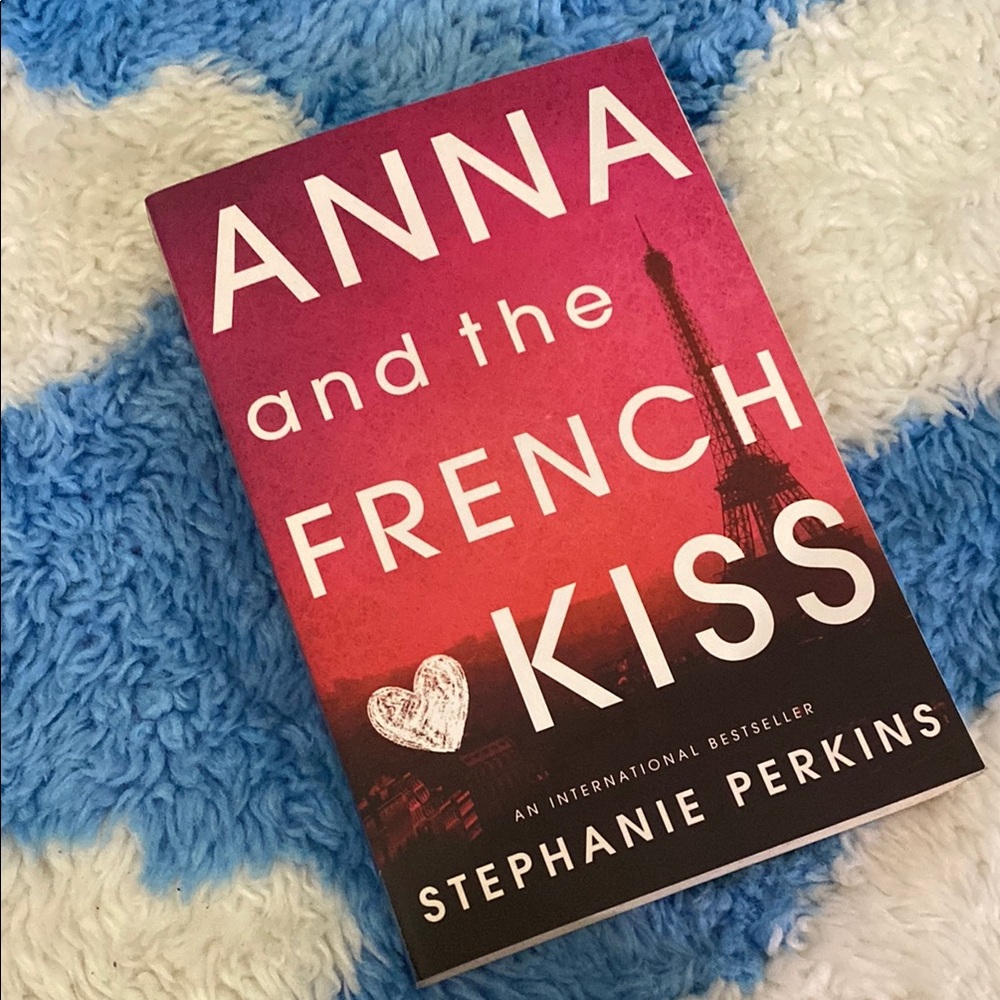 Anna and the French Kiss by Stephanie Perkins Paperback YA Fiction Book
